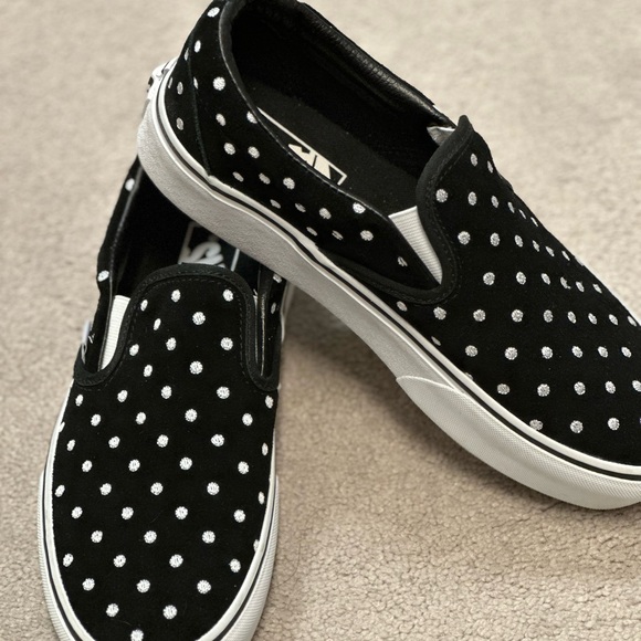Polka Dot Vans in Black & White NWOB, Size Women’s 8 (6.5 Men’s) - Picture 2 of 3